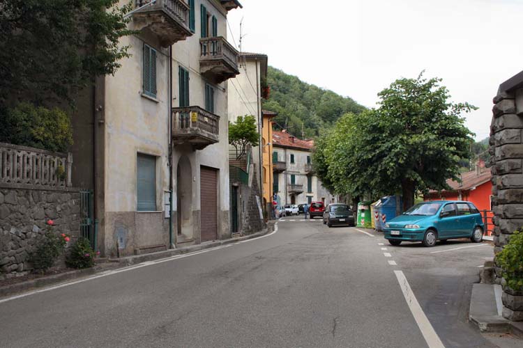  Image name: 04-molino del pallone.jpg 
 width: 750 pixel 
 height: 500 pixel 
 Size: 60965 bytes 
 Click to enlarge 